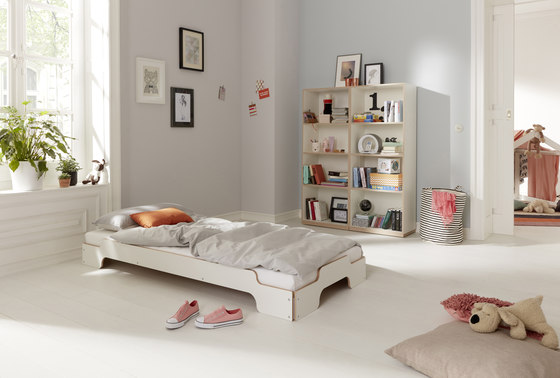 Stacking bed lacquered in standard colours | Camas | Müller small living