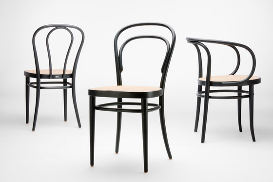218 M | Chairs | Thonet