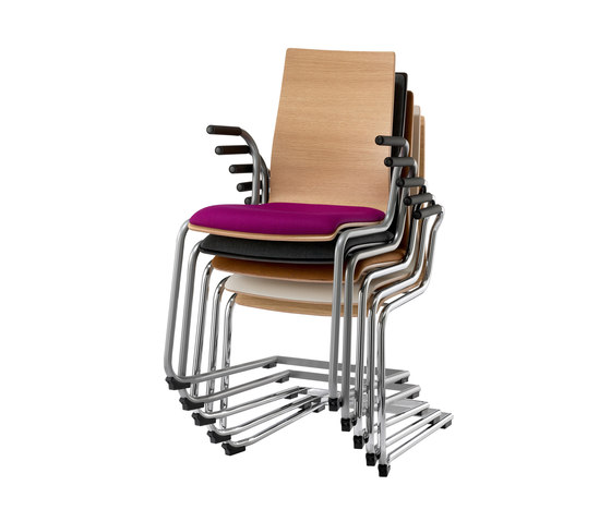 One 1046 | Chairs | Stechert Stahlrohrmöbel