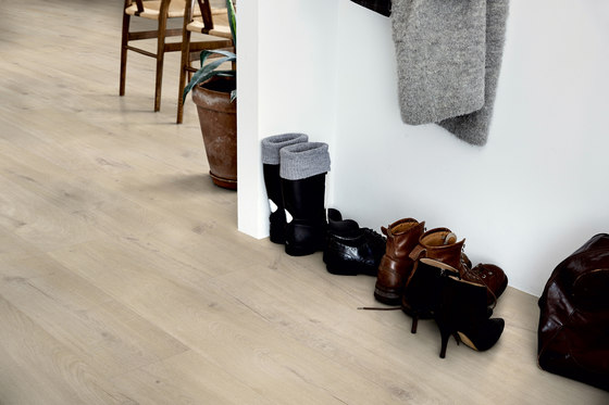 Modern Plank vinyl seaside oak | Laminate flooring | Pergo