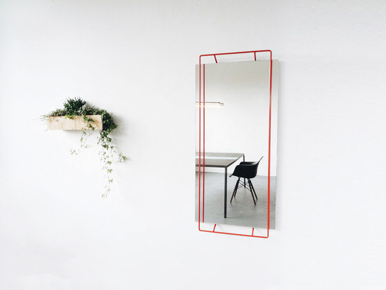 Untitled Mirror Round Red | Miroirs | Untitled Story