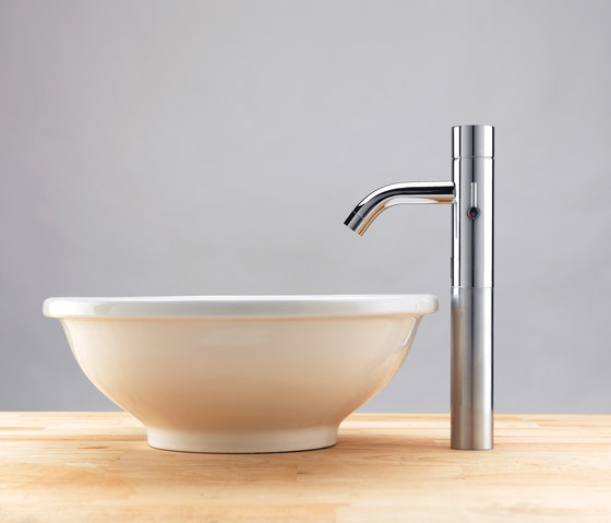 Boreal Plus Touchless Deck Mounted Faucet | Grifería para lavabos | Stern Engineering