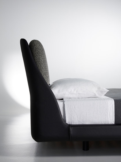Makura textile bed | Betten | PORRO