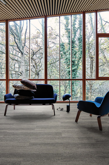 Touch of Timber Walnut | Quadrotte moquette | Interface