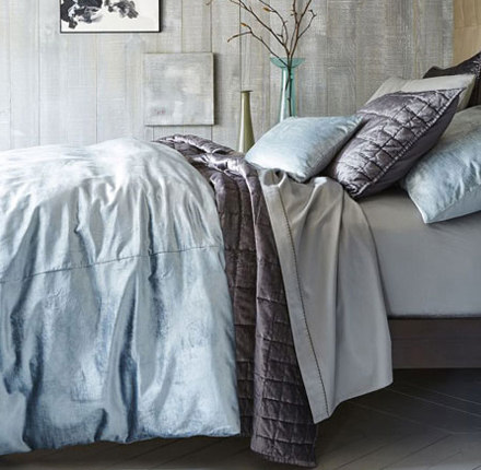 Washed Luster Velvet Duvet Cover | Bettdecken | Distributed by Williams-Sonoma, Inc. TO THE TRADE