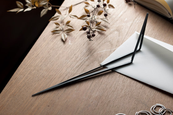 Lino | Black Matte Finish | Desk accessories | beyond Object