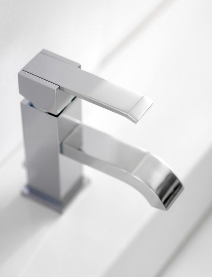 Qubic - Single lever basin mixer high - 12cm spout | Grifería para lavabos | Graff