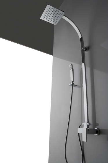 Solar - Wall-mounted bath & shower mixer with hand shower set | Grifería para bañeras | Graff