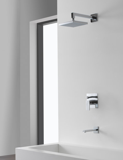 Solar - Wall-mounted bath & shower mixer with hand shower set | Robinetterie pour baignoire | Graff
