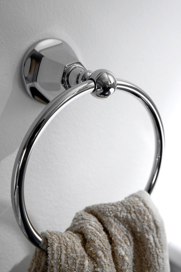 Topaz - Shower head with shower arm - complete set | Rubinetteria doccia | Graff