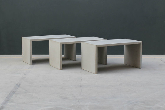 Petit | Tables d'appoint | Concrete Home Design