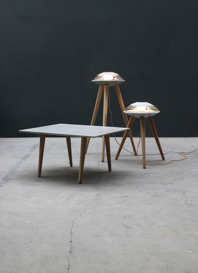 Tripod | Lampade tavolo | Concrete Home Design