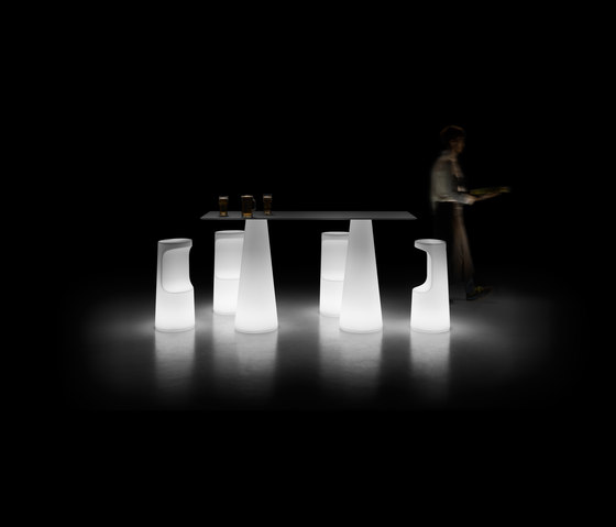 Fura | Bar Table Light | Tables hautes | PLUST