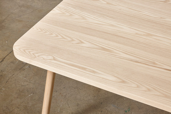 Partridge Bar Table | Stehtische | DesignByThem