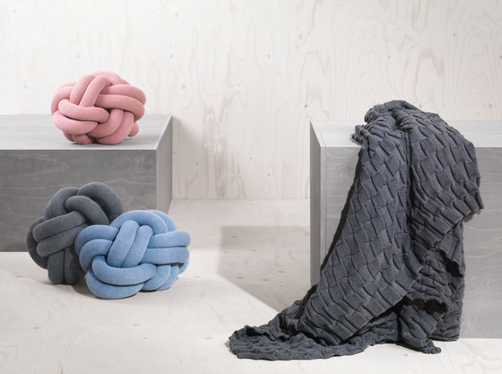 Knot cushion | Kissen | Design House Stockholm