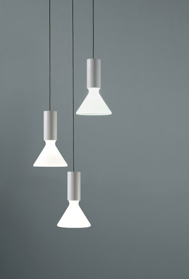 Pin F1270 | Luminaires sur pied | ANDCOSTA