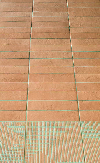 Tierras industrial frame blush | Ceramic tiles | Ceramiche Mutina