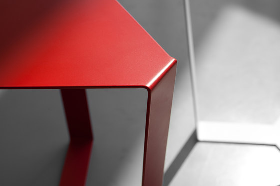 Finity | Tables d'appoint | MEMEDESIGN