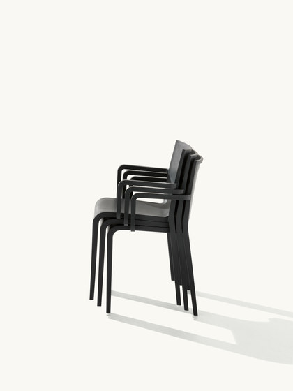 Nassau 534 | Chairs | Et al.