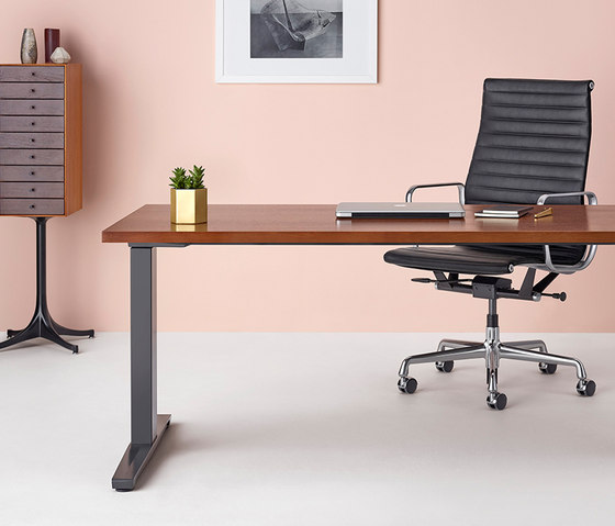 Renew Sit-to-Stand Tables | Bureaux | Herman Miller