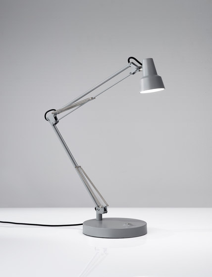 Quest LED Floor Lamp | Luminaires sur pied | ADS360