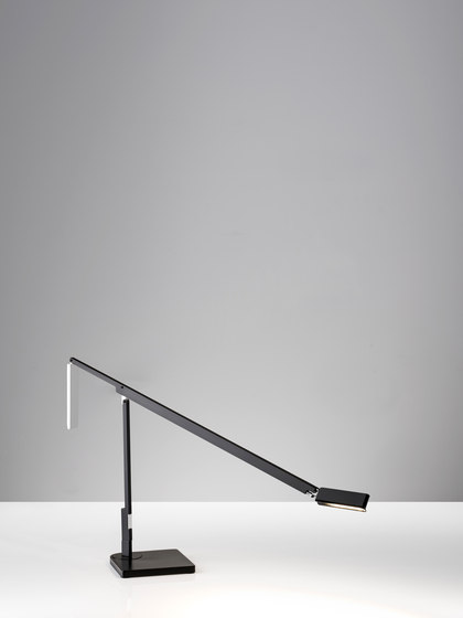 Lazzaro LED Desk Lamp | Table lights | ADS360