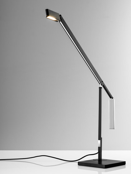 Lazzaro LED Floor Lamp | Standleuchten | ADS360