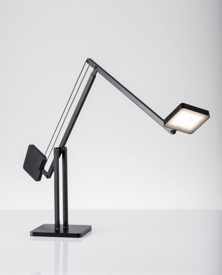 Cooper LED Floor Lamp | Lámparas de pie | ADS360