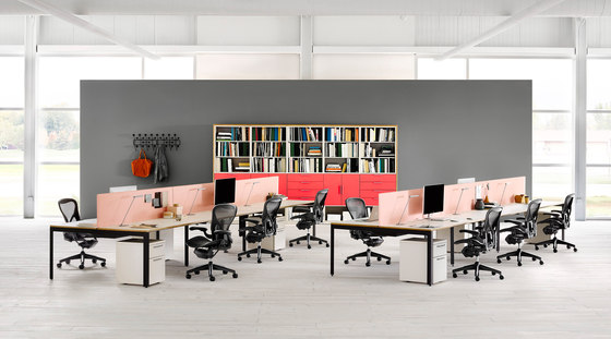 Layout Studio | Desks | Herman Miller