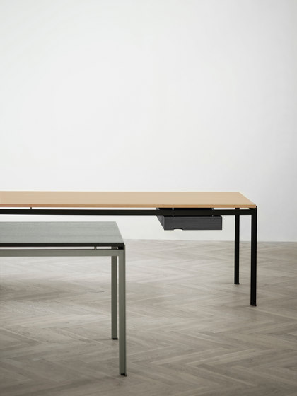 PK 52 Professor desk | Desks | Carl Hansen & Søn