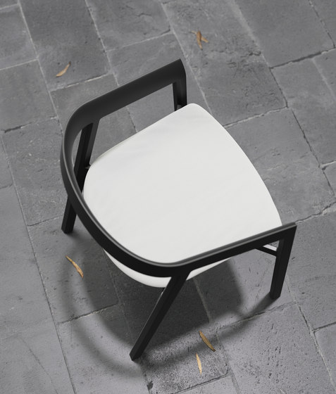 Mornington Dining Chair with Aluminium Seat and Cushion | Sedie | VUUE