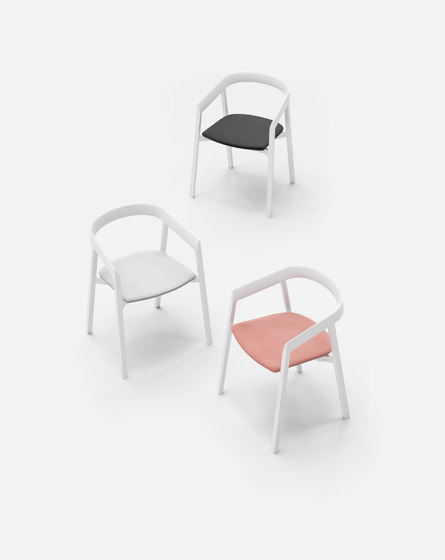 Mornington Dining Chair with Aluminium Seat | Stühle | VUUE