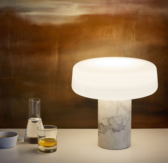 Solid Table Light – Small - Carrara | Lampade tavolo | Terence Woodgate