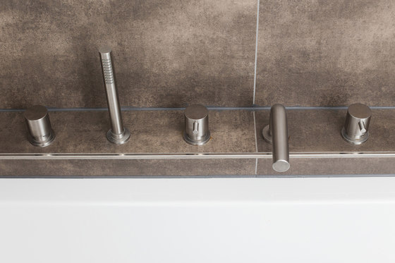 MONO SET42 | Wall mounted bath set | Grifería para bañeras | COCOON