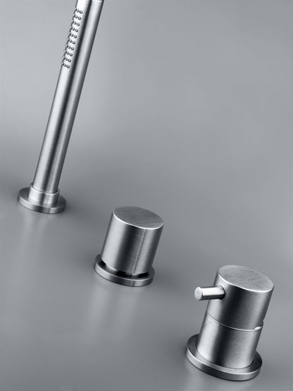 MONO 40 | Floor mounted bath mixer with hand shower | Rubinetteria vasche | COCOON