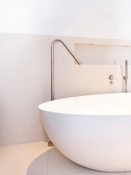 MONO 41 | Floor mounted bath spout | Bath taps | COCOON