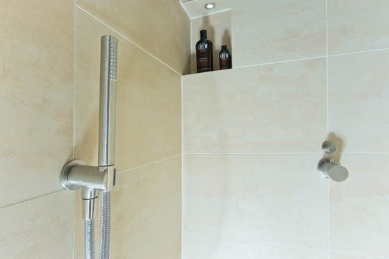 WO45 | Wall-mounted rain shower fixing | Shower controls | COCOON