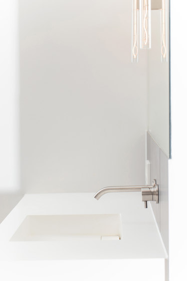 MONO 08 | Deck mounted basin mixer | Robinetterie pour lavabo | COCOON