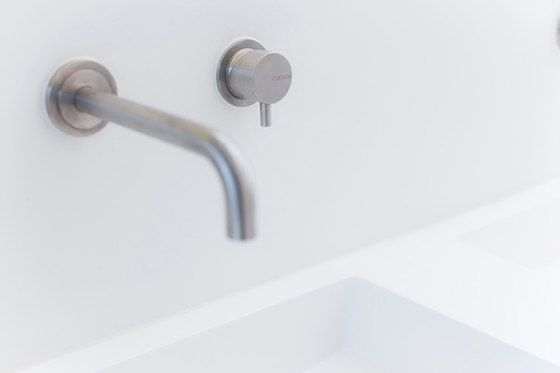 MONO 08 | Deck mounted basin mixer | Grifería para lavabos | COCOON