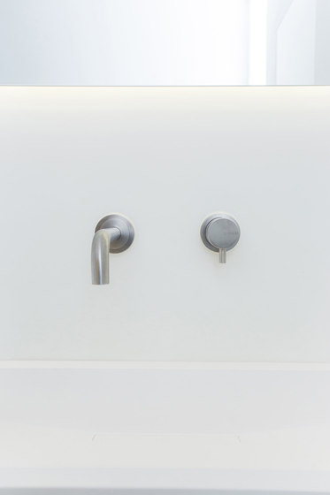 MONO 14 | Kitchen tap with pull-out spray | Kitchen taps | COCOON