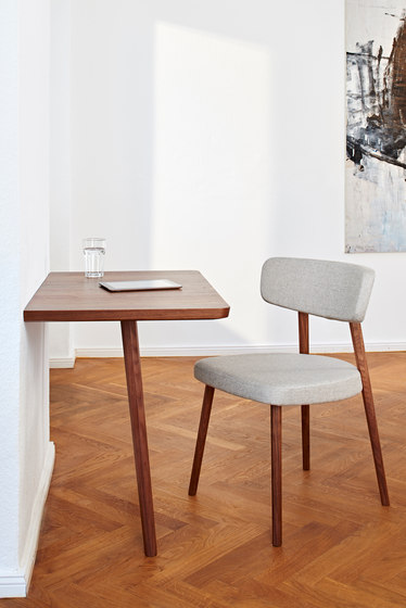 Marlon Stacking Chair, Oak natural | Sillas | AXEL VEIT