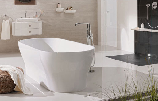 Essence Floor Mounted Tub Filler | Grifería para bañeras | Grohe USA