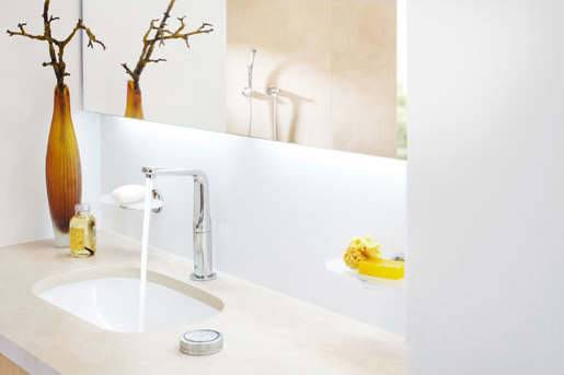 Veris Floor Standing Tub Filler | Bath taps | Grohe USA
