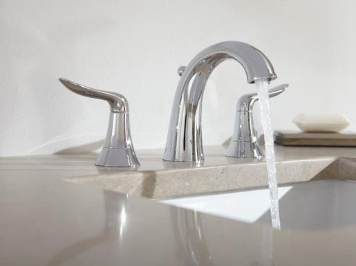 Agira Roman Tub Filler with personal Hand Shower | Grifería para bañeras | Grohe USA