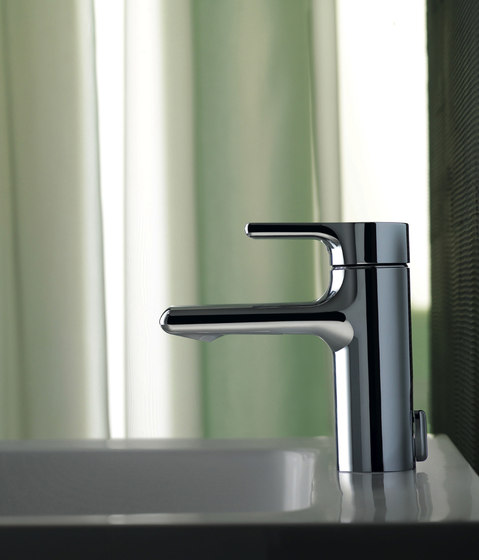Attitude Waschtischarmatur mit verlängertem Sockel Wasserfall | Rubinetteria lavabi | Ideal Standard
