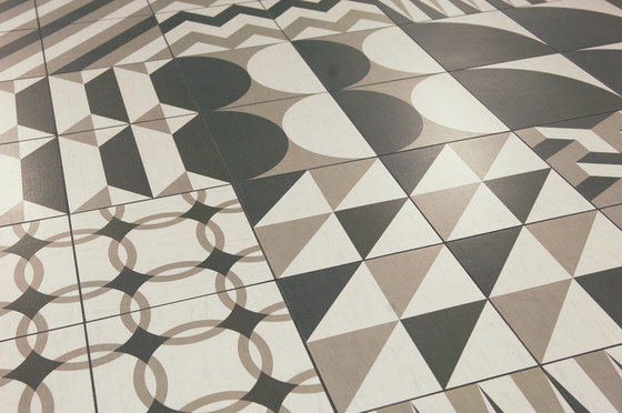 Gone Triangle | GO2020TC | Ceramic tiles | Ornamenta