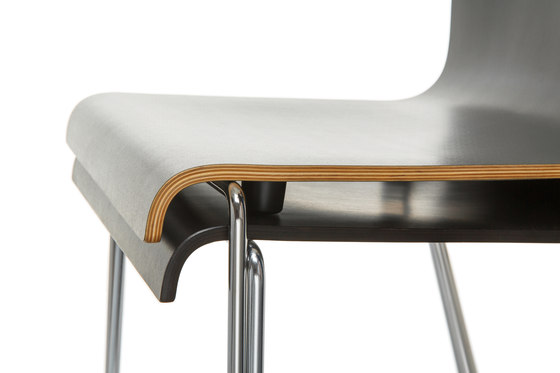 Square with armrests | Sillas | Riga Chair