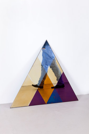 Transience Mirror Triangle for Transnatural | Miroirs | Tuttobene