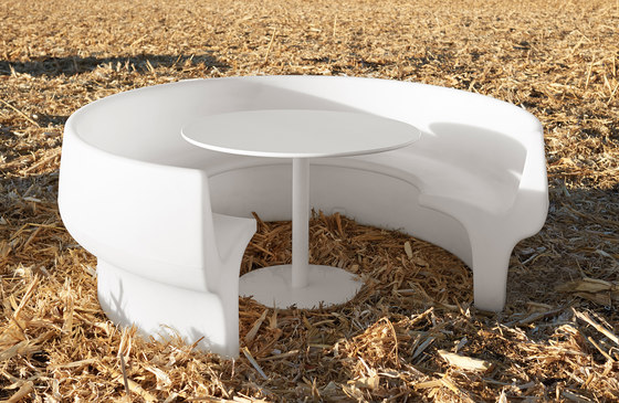 Cup, High-back six seater | Benches | Derlot