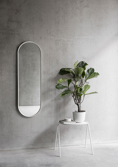 Norm Wall Mirror | Oval Black | Miroirs | Audo Copenhagen